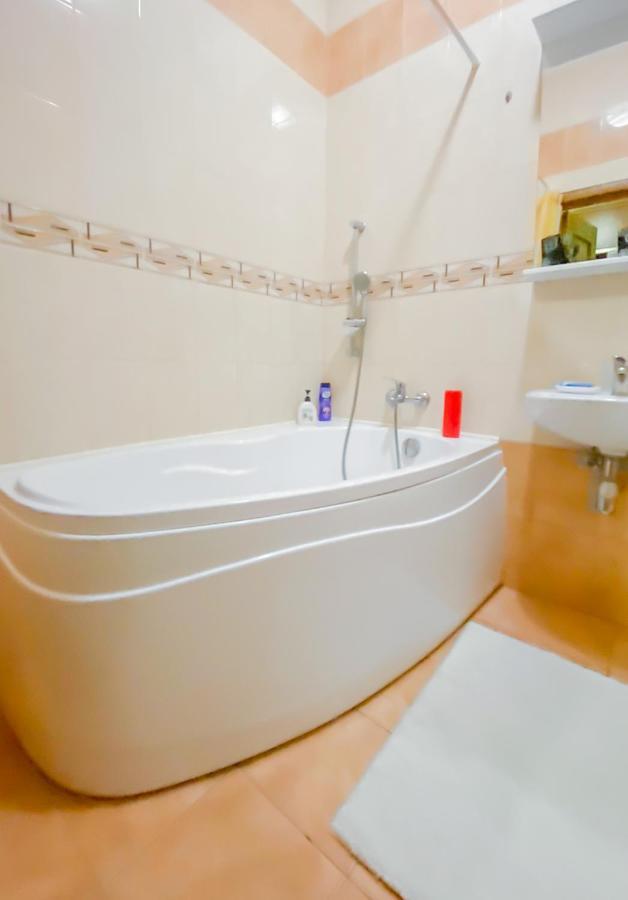 Rent Kiev Apartment 2 Min Metro Chernihivska Exterior foto